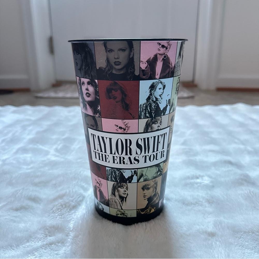 Taylor Swift Bundle! - Picture 3 of 8